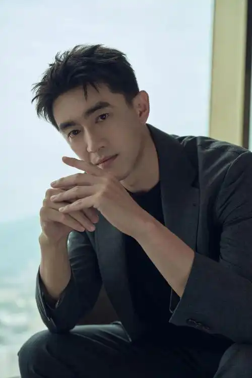 风度星尚##林更新灰西装造型花絮##林更新你西装半永久吧