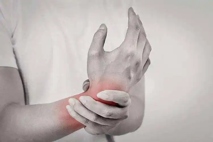 手又麻又疼,当心腕管综合征