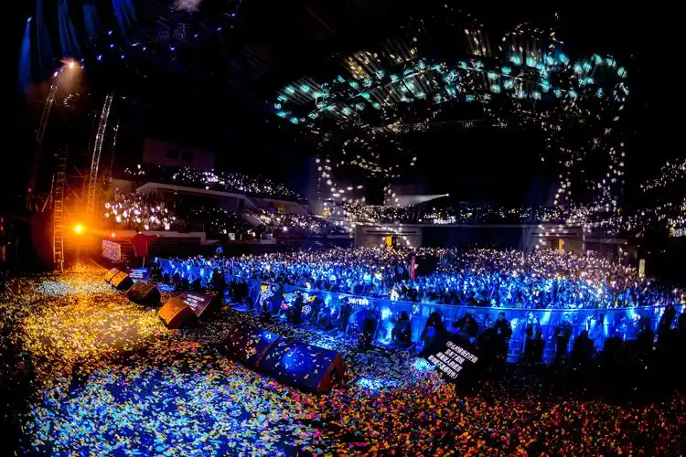 薛之谦刘维诠释"新式友谊" 百度沸点音乐会冬至日落幕