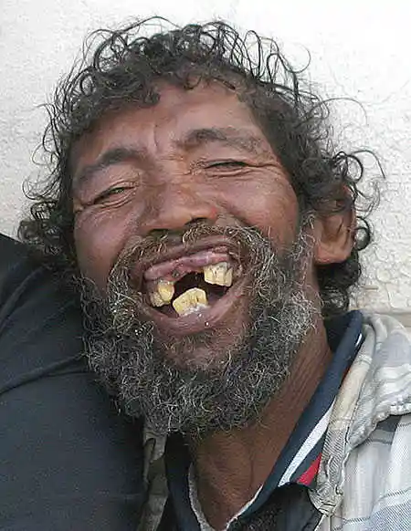 人是因为丑而不会搭配衣服还是因为不会搭配衣服而丑? - 知乎