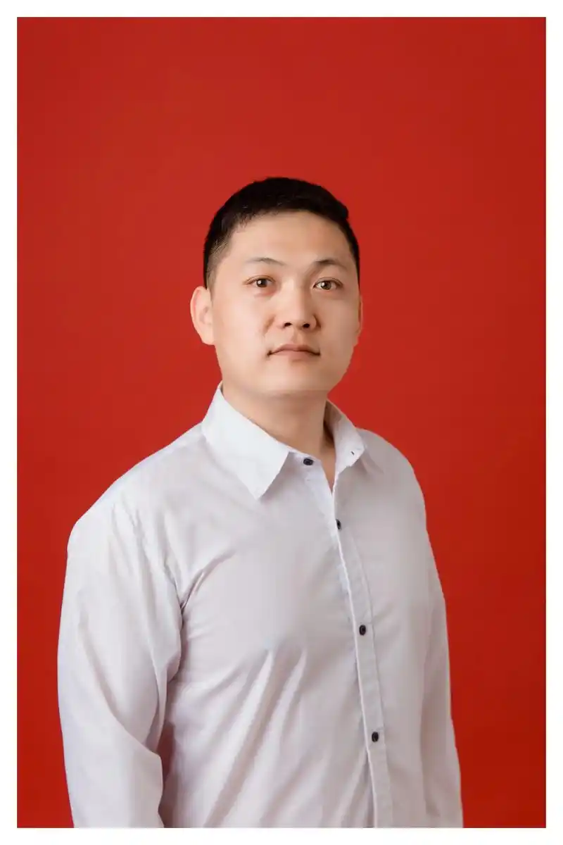 愿所有的美好和期待都能如约而至 #最美证件照 #红底照片 - 抖音