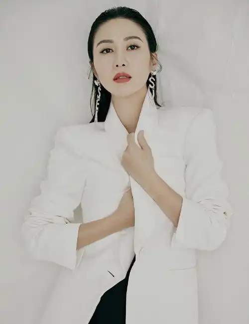 叶璇:国色天香,温婉大方,一个古典美女