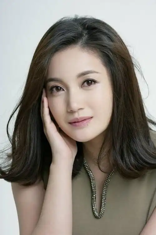 她当歌手失败转型做演员因一个角色被骂如今淡出荧屏被遗忘