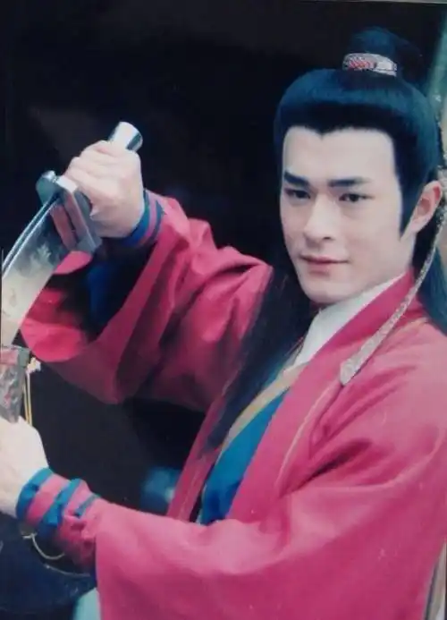 低调行善多年,他的杨过无人超越,丁鹏惊艳荧屏,项少龙命犯桃花_古天乐