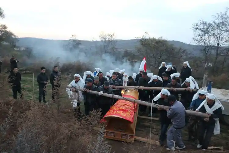 原创农村老人去世了丧葬的习俗