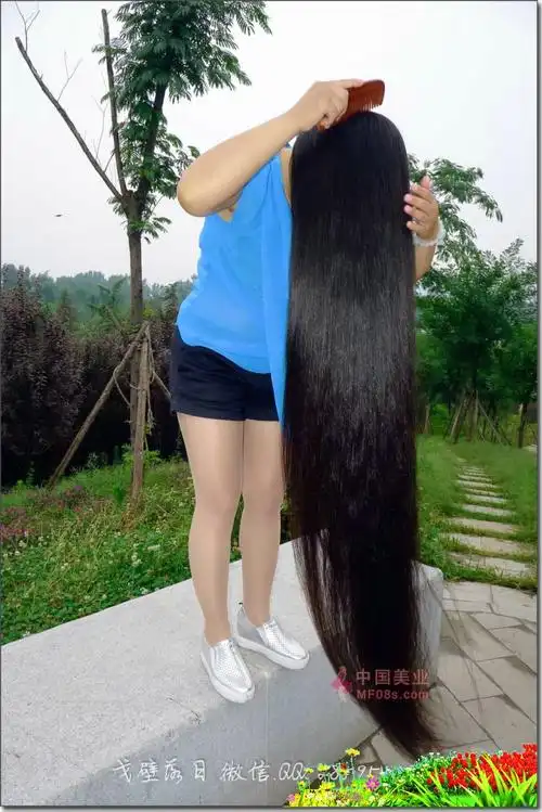 长发拖地的80后长发模特戈壁落日长发模特38