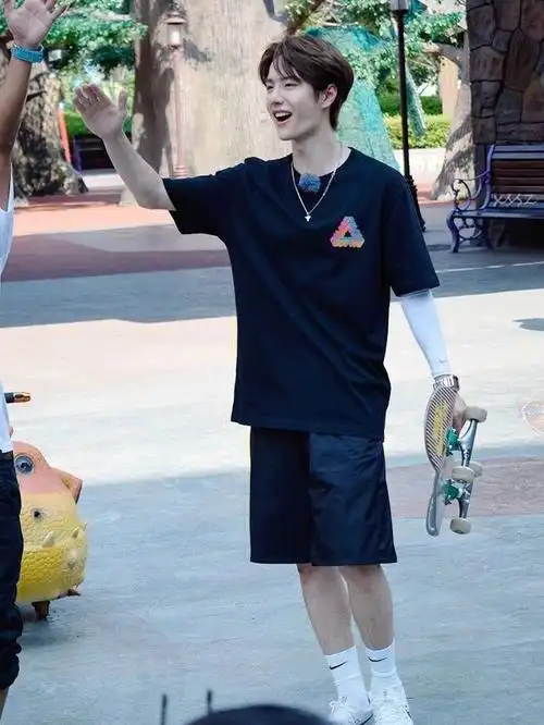 08 05 #王一博  #滑板   #酷盖滑板