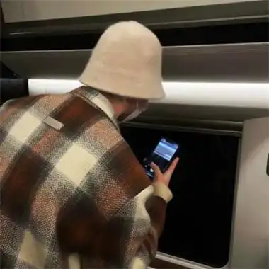 带帽男生头像冷酷帅气侧脸高清图暗系霸气好看的男生戴帽子头像