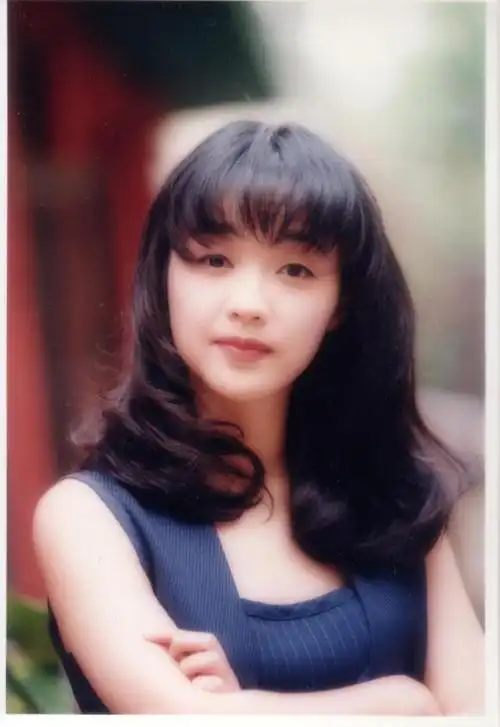 chan) /i>,1965年7月28日出生于香港,中国香港女歌手