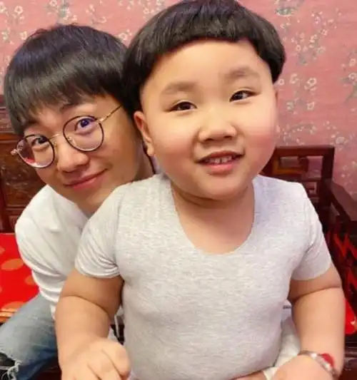 郭麒麟为什么不谈恋爱?亲眼目睹父母因穷途潦倒离婚,事业为重!