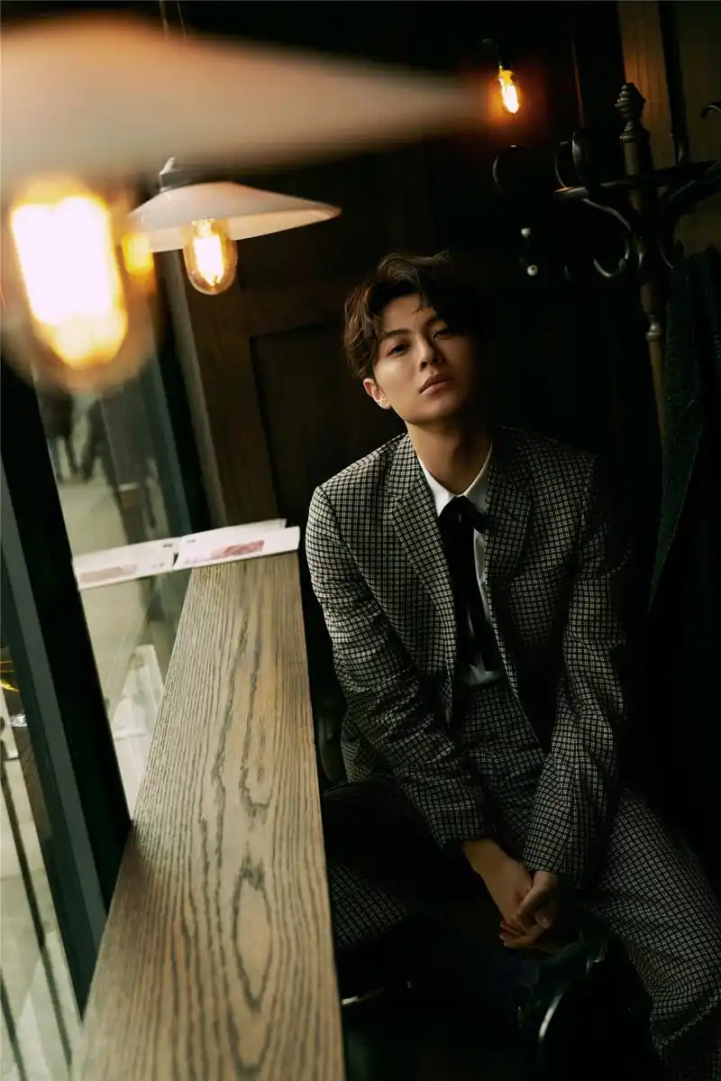 邱胜翊变英伦王子百变王子获粉丝表白