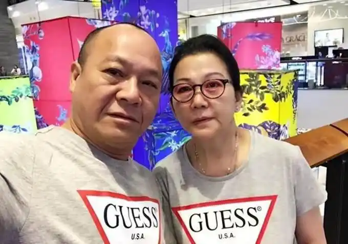 陈惠敏与新婚妻子出海患癌一年身体康复8成吃海鲜大餐心情好