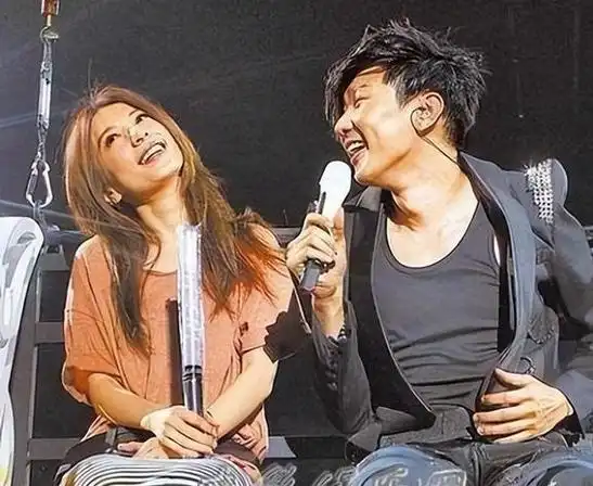 hebe田馥甄或许早就知道,林俊杰根本就不是一个"纯情大男孩"