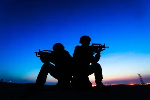 剪影直击特战队员野外驻训场