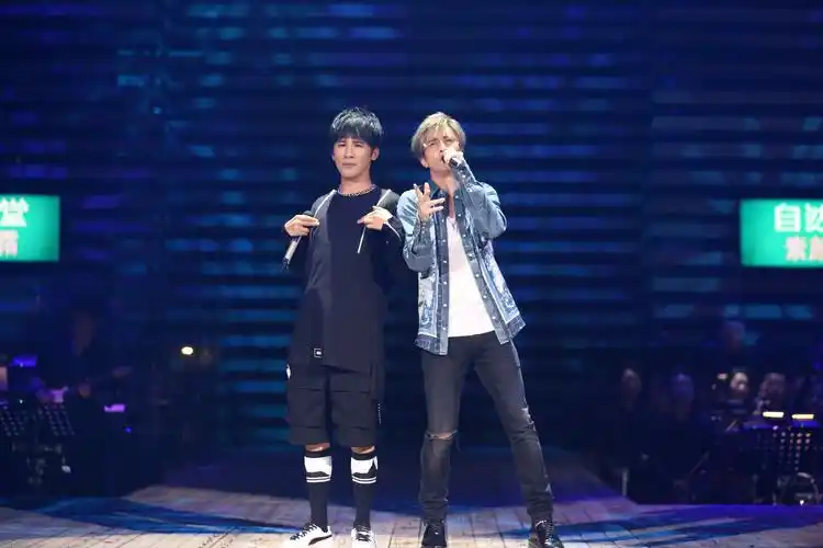 "南薛北张"首度音乐合作  薛之谦听大张伟歌长大?