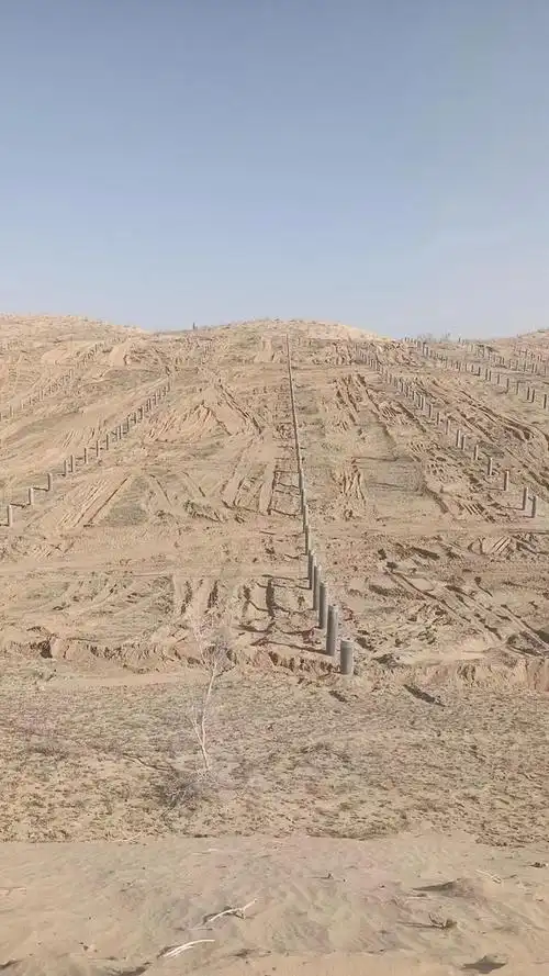 新疆五家渠市光伏桩施工现场.