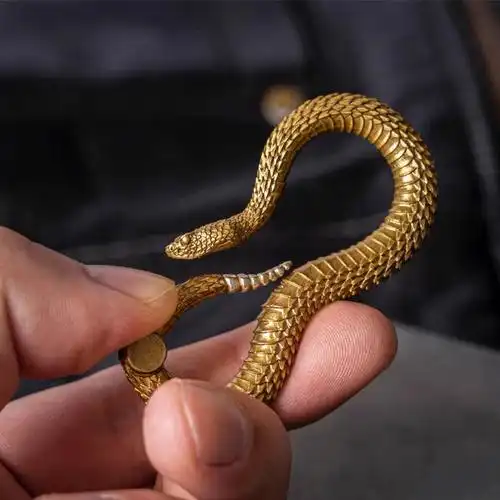 治愈生活灵感|响尾蛇钥匙扣