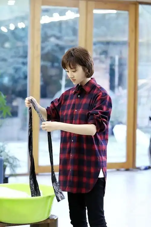 《青春旅社》李小璐携a栋举办重返20联欢会 王源陈赫献唱老歌