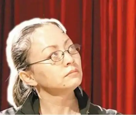 英达近照,妻子老态尽显,不让亲儿子参加爷爷葬礼!