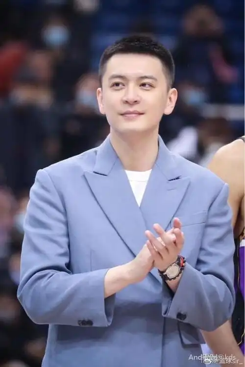 杨鸣卖相算什么水,和蔡徐坤朱一龙们有一拼吗?