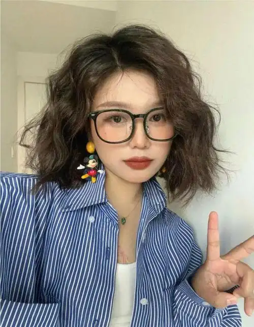 秋天到了,烫款满头烫,洋气又时尚|发型|烫发|挑染|发尾|减龄_网易订阅