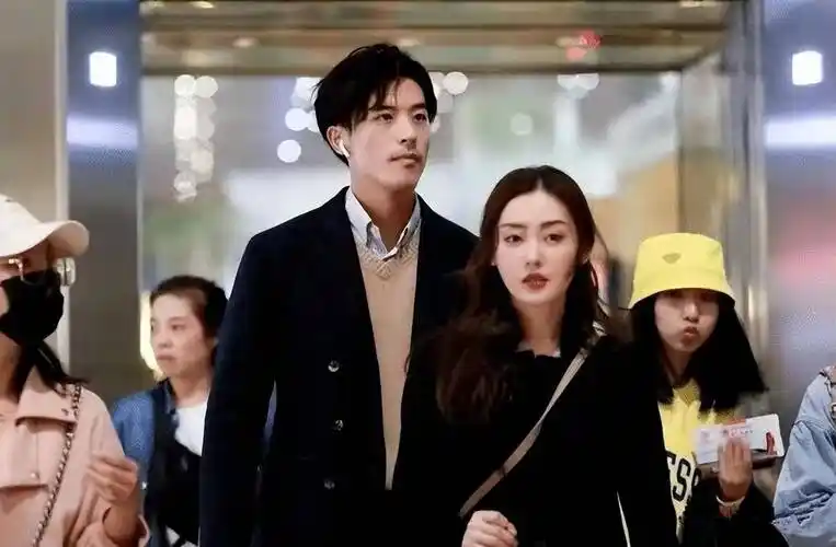 张天爱参加浪姐3,徐开骋高调转发动态,两人恋情疑似浮出水面_吴京