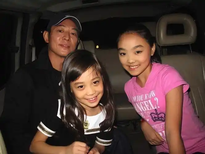 回顾李思父亲是李连杰母亲是黄秋燕我却流浪了整整15年