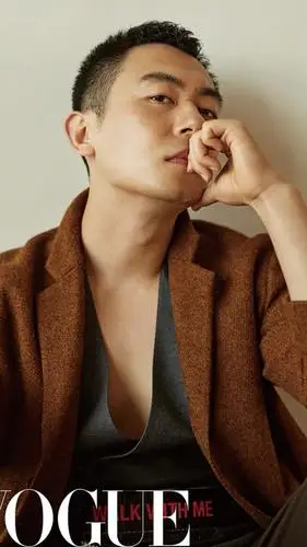 朱亚文,这个在荧幕上饰演了无数硬汉的演员,你能猜到,他来自诗意的