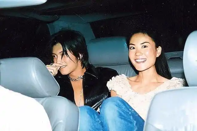 纠缠11年的锋菲恋,还是比不过金钱,10亿身家投入基金暴露真相