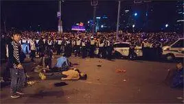 上海外滩跨年踩踏事件