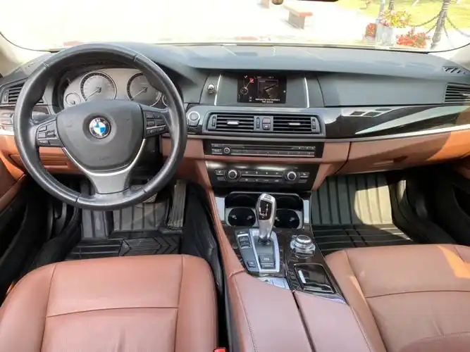 【上海】2017年01月 宝马 宝马5系 2017款 525li 领先型 手自一体