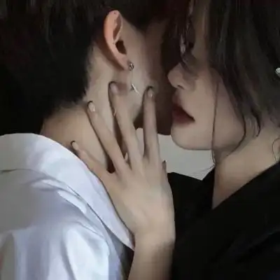 情侣头像一张图两个人真人唯美情侣高清微信头像图片大全