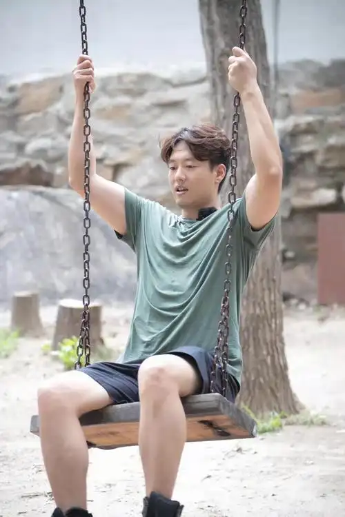 凌潇肃《哎呀好身材》挑战户外攀岩搞笑连连