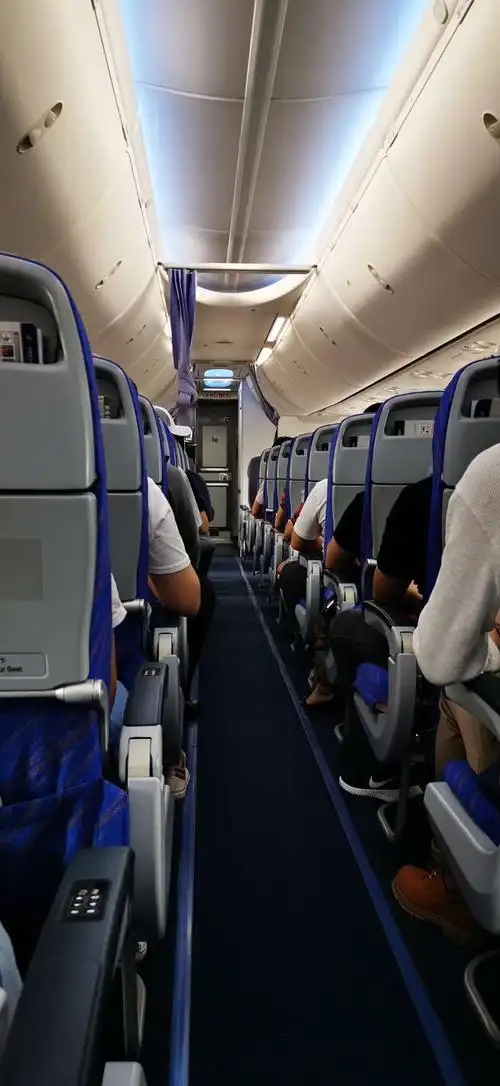 平生第一次坐飞机!