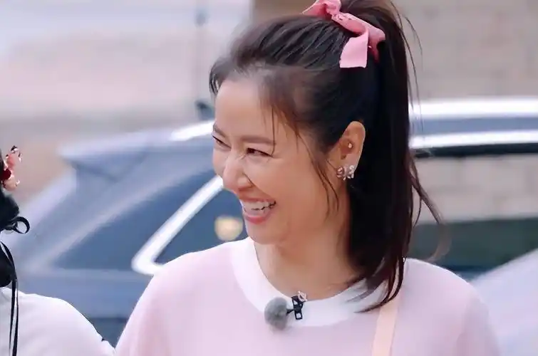 当47岁林心如对比44岁陈乔恩,骨相老去和皮相老去的差距一目了然