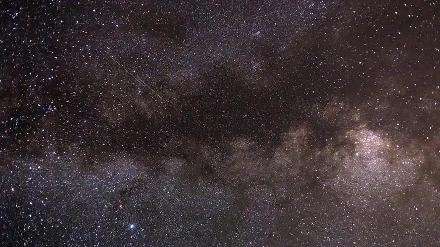 唯美绚丽的星空风景图片桌面壁纸