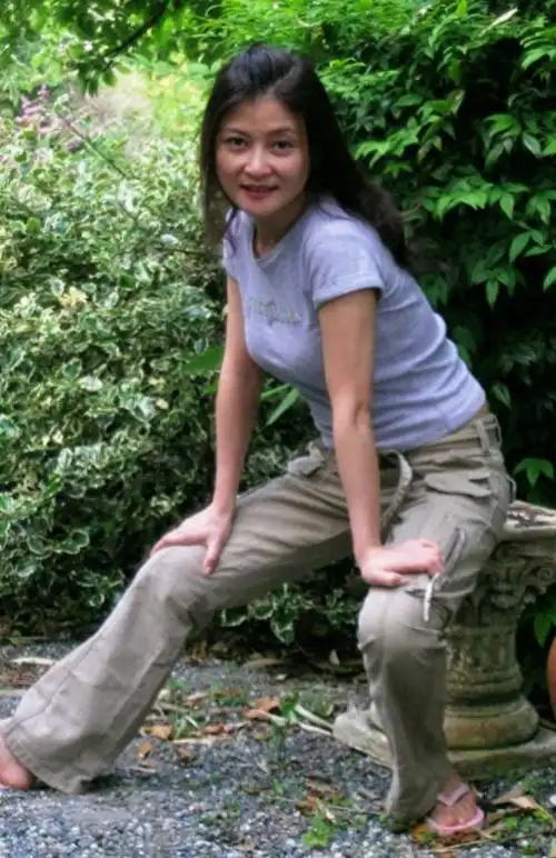 回顾歌手朱晓琳走红背后有艰辛15岁爆红21岁隐退53岁仍未婚