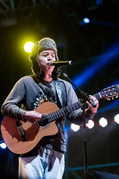 痛仰乐队 miserable faith