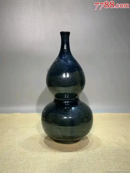 宋代黑釉窑变葫芦瓶