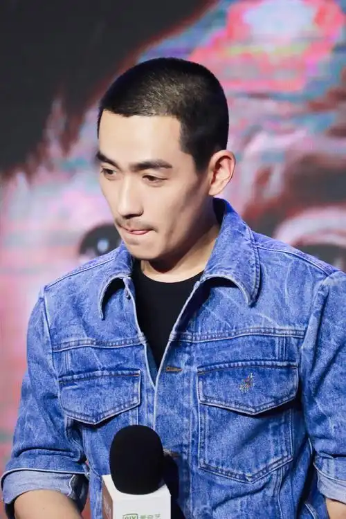 朱一龙人生大事寸头造型