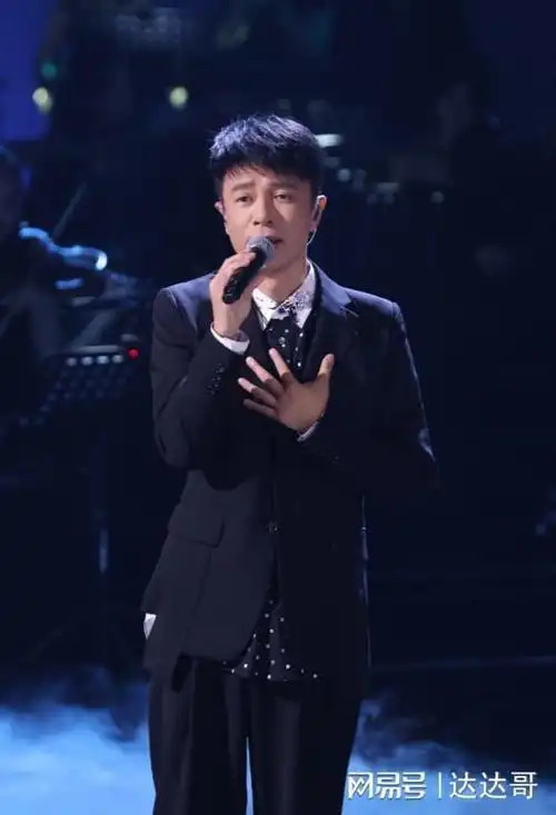 中国好声音 | 李克勤流行唱法诠释美声歌曲 讲网络词汇笑爆观众