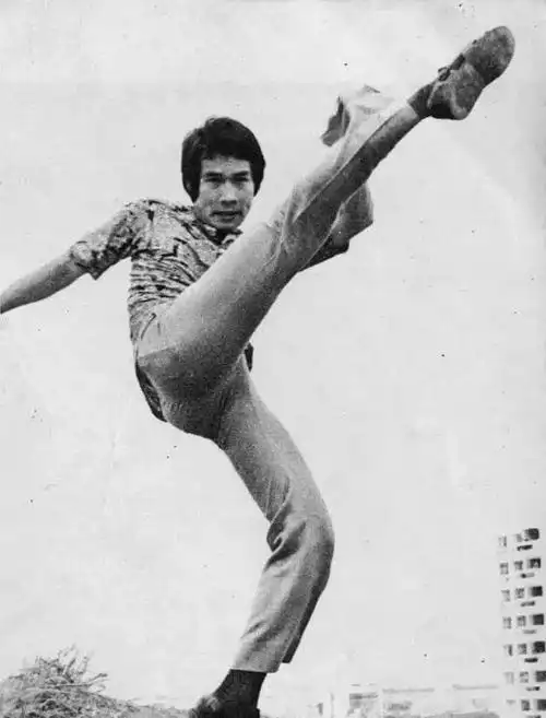 白彪:1976年演郭靖成专业户,大侠80岁人生太精彩