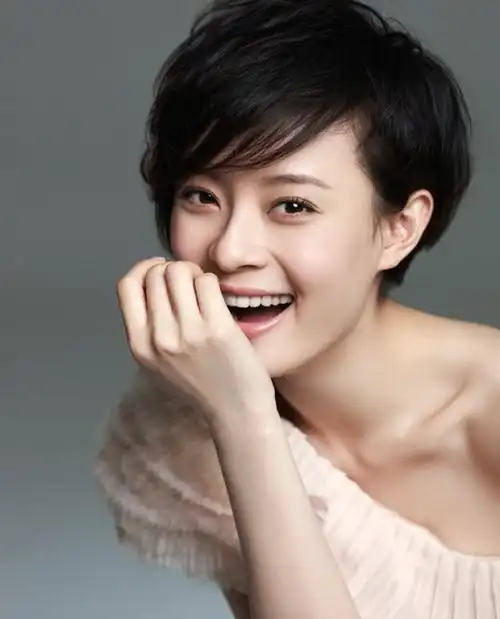 张雪宁               林志颖黄磊杨幂赵薇黄晓明刘涛 明星罕见全家福