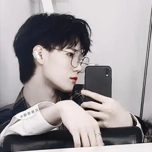 张真源男爱豆头像张真源头像赞评论更多