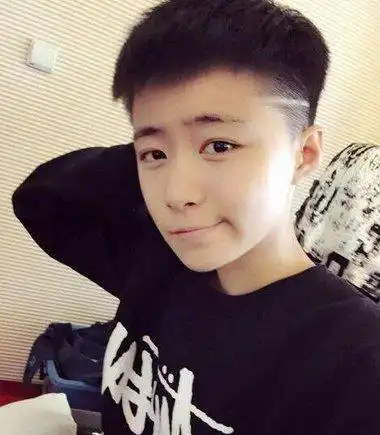 剃鬓角女生齐耳短发 剃鬓角短发女生发型