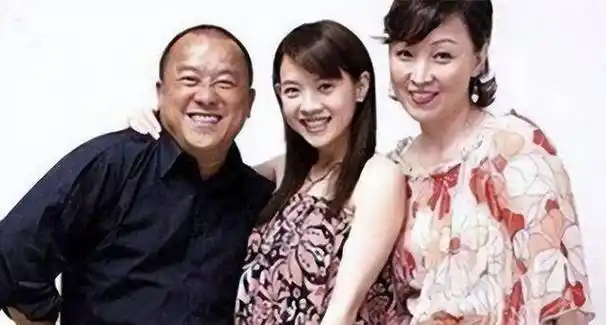 原来逛街偶遇曾志伟!