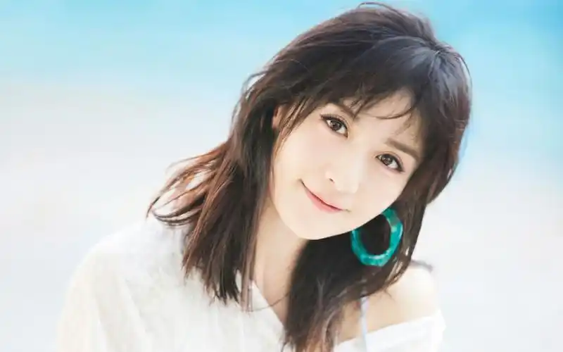 谢娜春日清新高清桌面壁纸-大陆明星-壁纸下载-美桌网