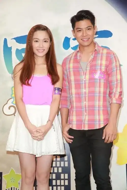 2006年港姐季军吕慧仪和参加过香港先生的黄文迪也算一对吧,不过