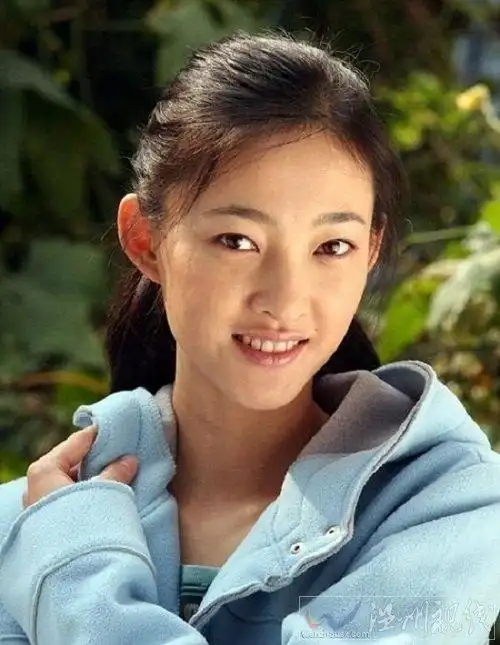 王丽坤整容了吗王丽坤整容照片疑割双眼皮她本人不承认