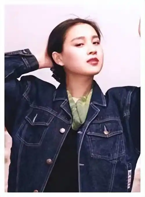 原创赵明明和英宁离婚后两人境遇大不相同差距一目了然